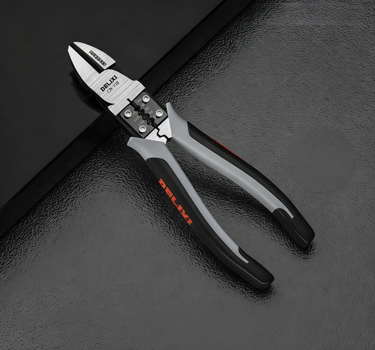 🔧 50% DE RÉDUCTION! ✨ Pince Universelle Multifonctionnelle de Qualité Industrielle - Mâchoies Ajustables avec Revêtement Anti-Dérapant pour une Prise Maximale 🛠️💪